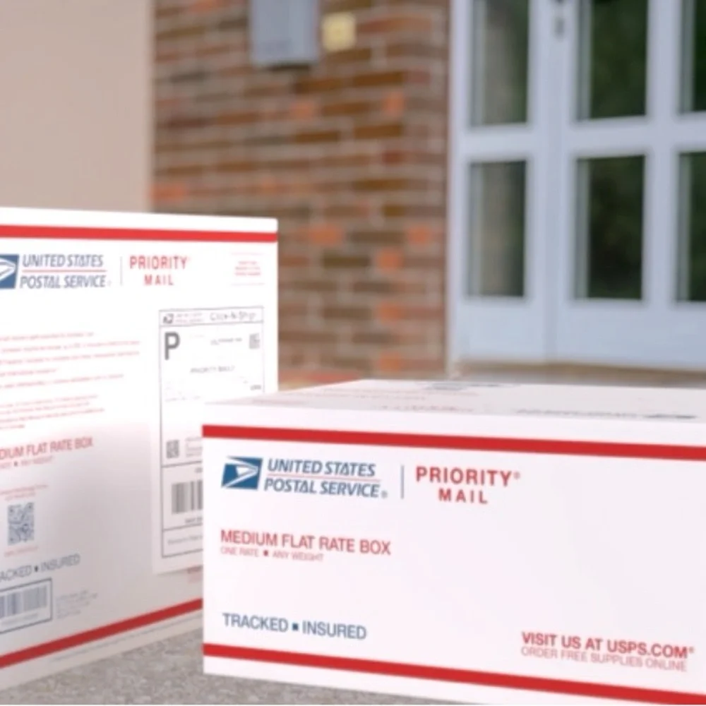 *Shipping label* - Picture 1 of 1